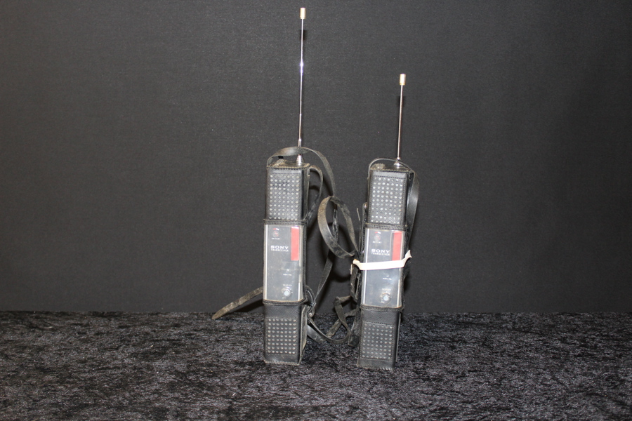 Äldre walkie talkie 2 st