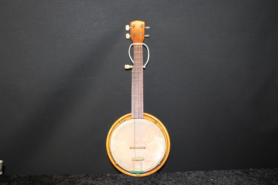 4 -STRÄNGAD BANJO UKULELE