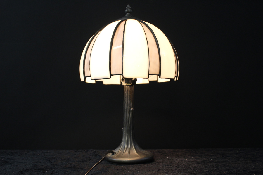 Modern bord lampa - "Tiffanystil"