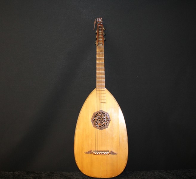 Vacker rundbottnad mandolin ,Luta gitarr