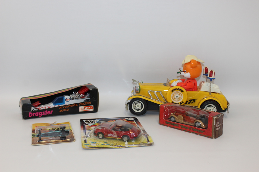 Parti med 1984 vintage batteridriven bil Bump'N'Go, Matchbox Superfast, Dragster, Sun Chasers